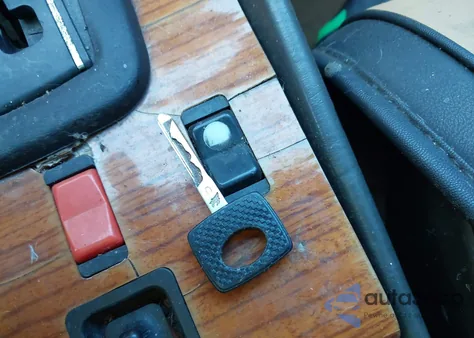 1985 Mercedes-Benz 380 Sl z USA, uszkodzony, nr VIN WDBBA45C8FA035077